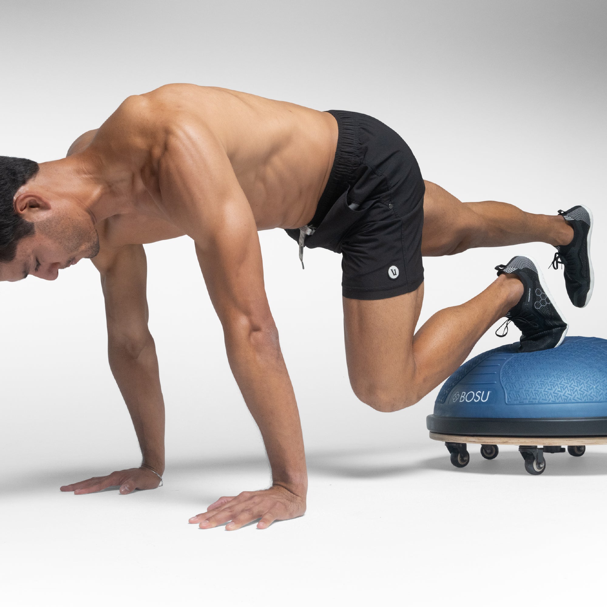 bosuです BOSU CoreLok Balance Trainer with Wall Mount – Ultimate Stability