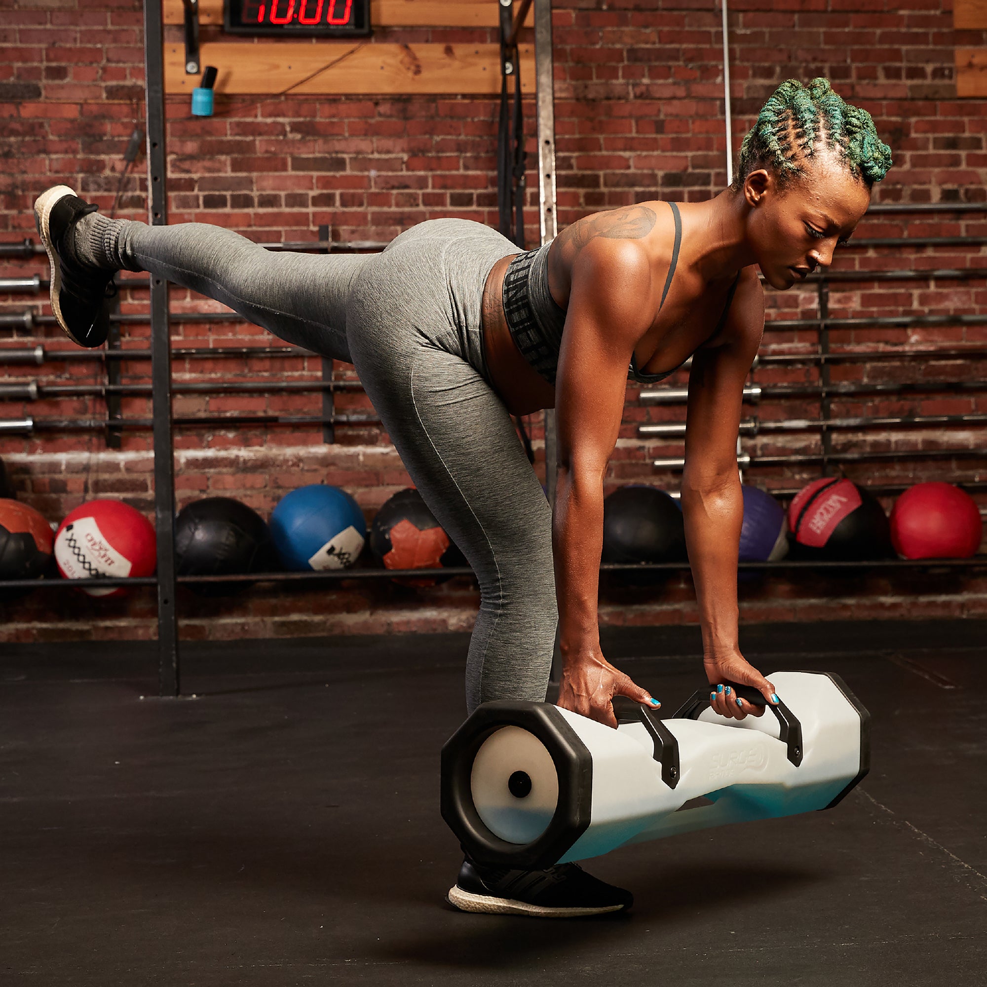 【BOSU(ボス) 】SURGEサージ SURGE® 60 - Hydro Trainer – BOSU